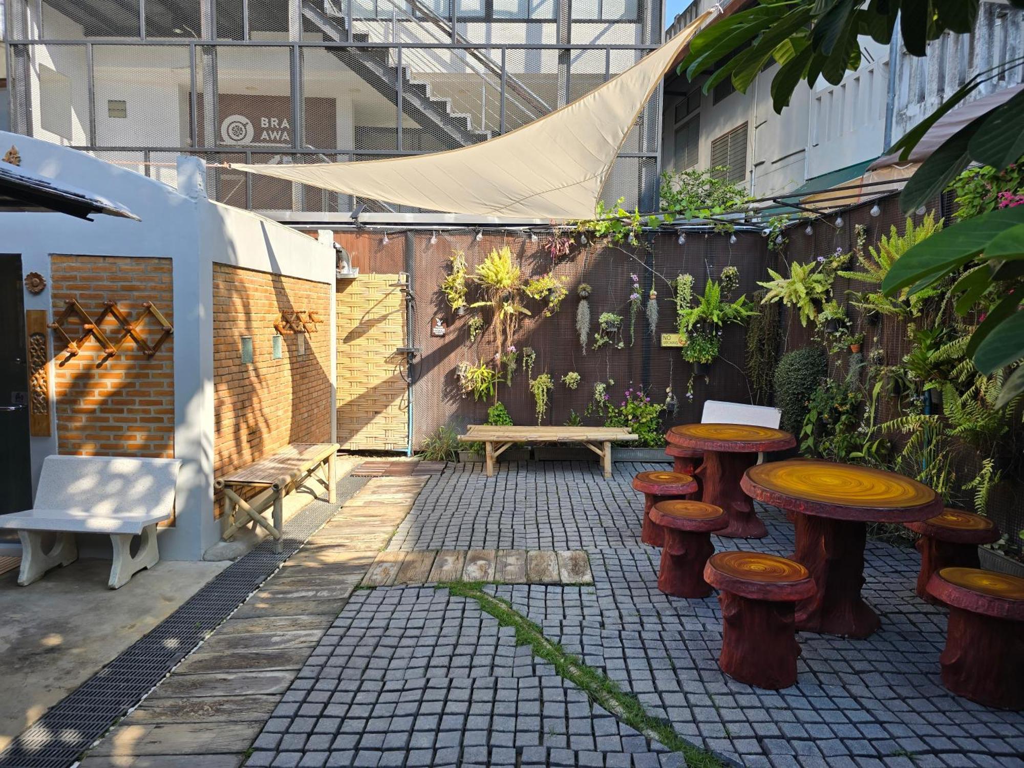 The Old City Rooms Chiang Mai Buitenkant foto